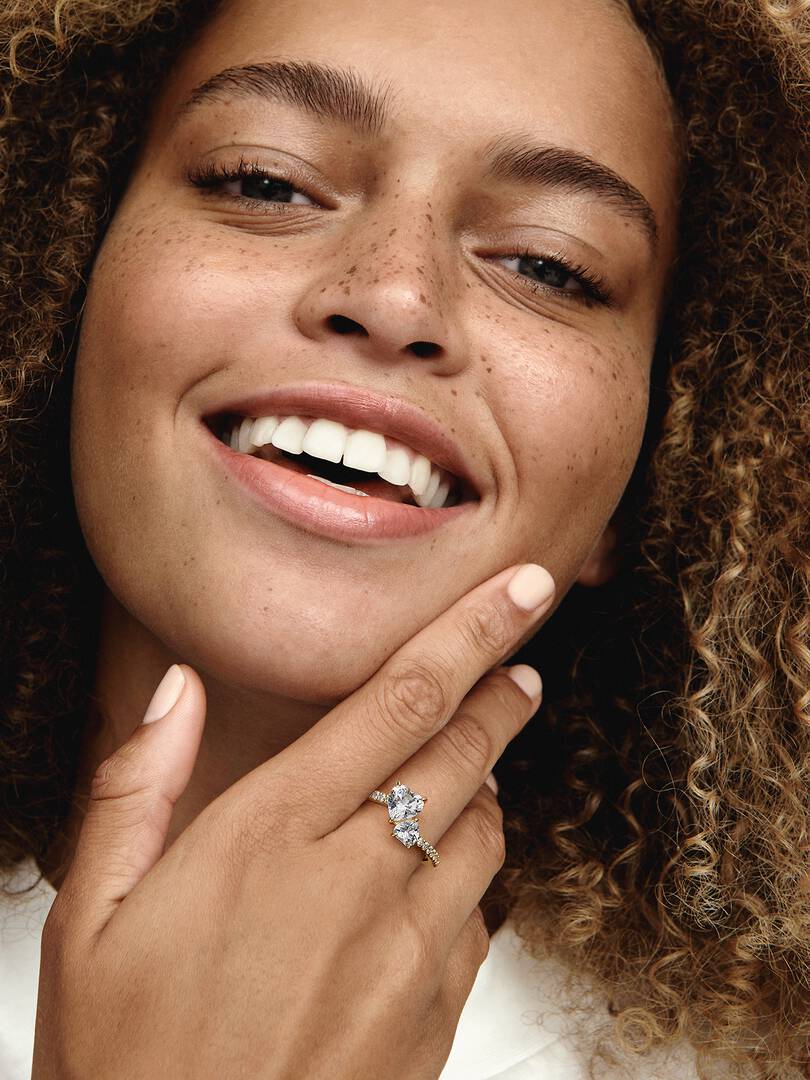 Anillo corazón doble brillante