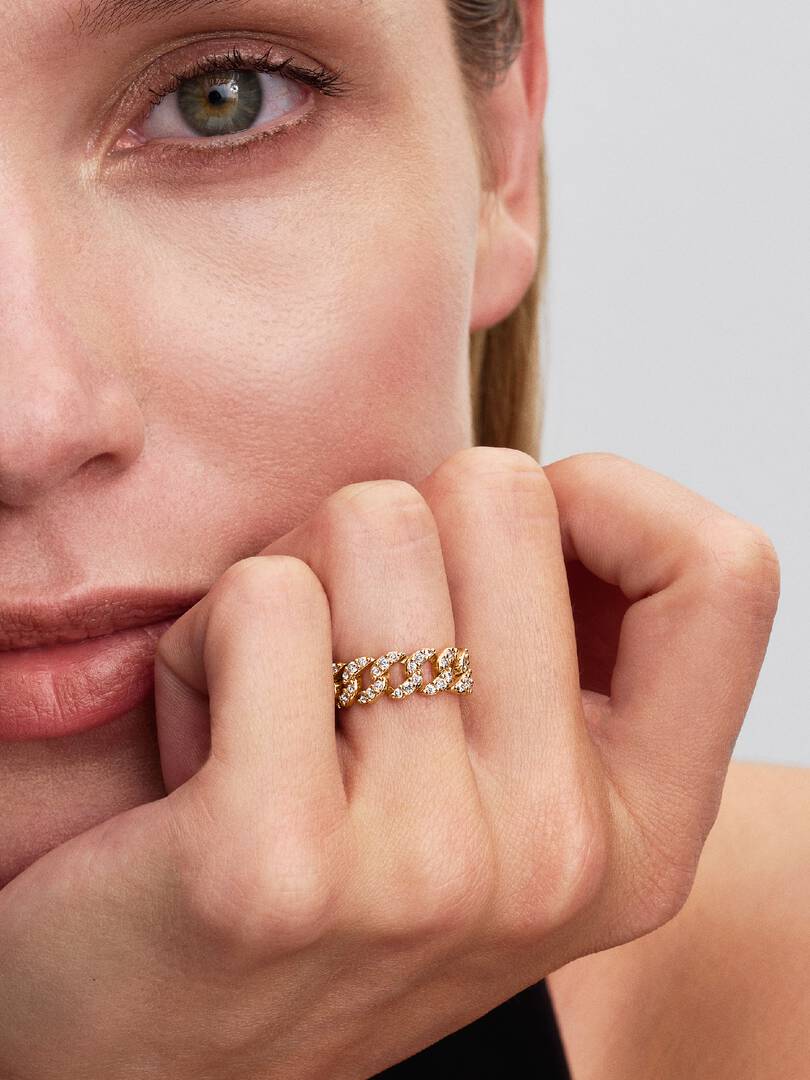 Anillo de cubana en Pavé